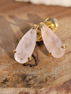 Clous d’oreilles en argent 925 doré avec quartz rose naturel en forme de goutte